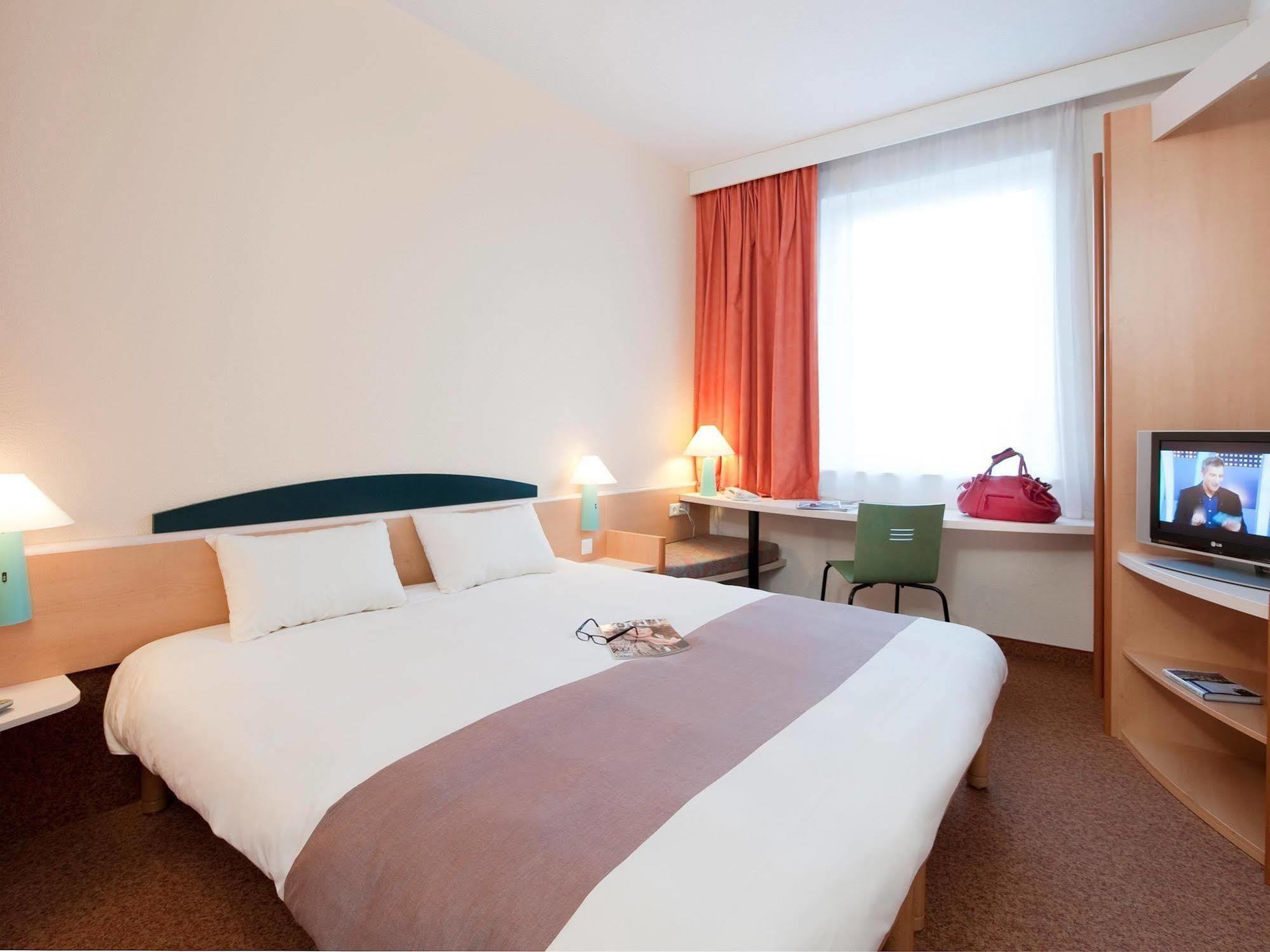 Hotel Ibis Al-Funajdik Zewnętrze zdjęcie
